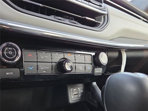 Used 2024 Jeep Compass Limited AWD/4WD image 9