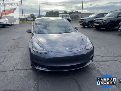 Used 2022 Tesla Model 3 Long Range image 3