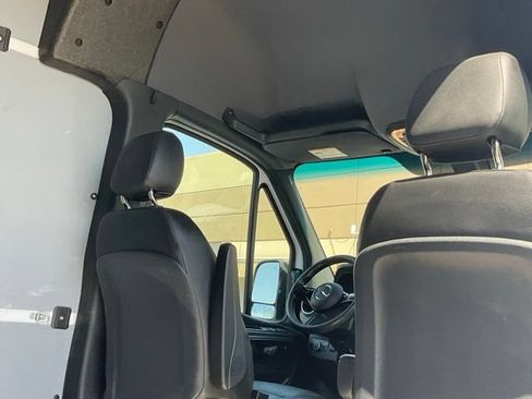 Used 2025 Mercedes-Benz Sprinter 2500 image 18