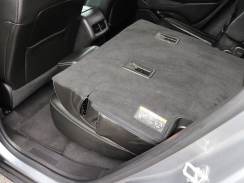 Used 2024 GMC Terrain SLT image 24