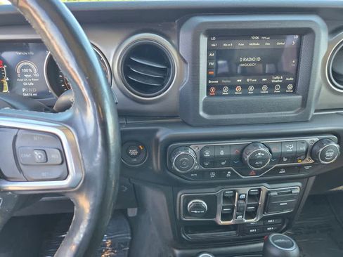 Used 2020 Jeep Gladiator Sport w/ Quick Order Package 24S AWD/4WD image 13