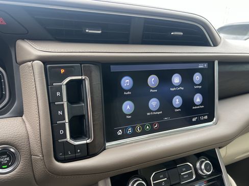 Used 2021 GMC Yukon Denali w/ Denali Premium Package image 25