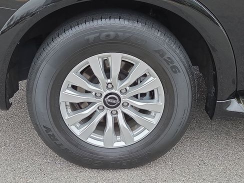 Used 2021 Nissan Armada SV image 7