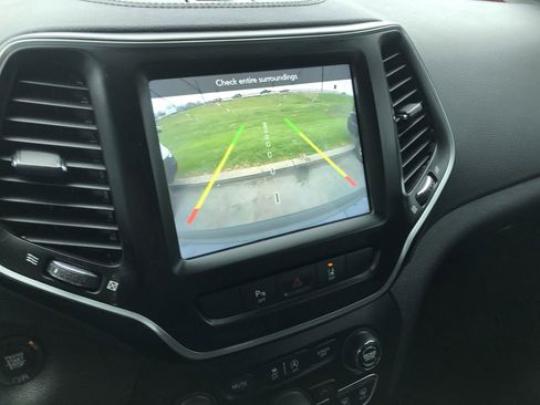 Used 2021 Jeep Cherokee Latitude Lux 80th Anniv w/ Quick Order Package 26U 80TH image 28