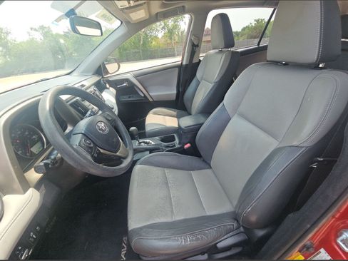 Used 2015 Toyota RAV4 XLE FWD image 3