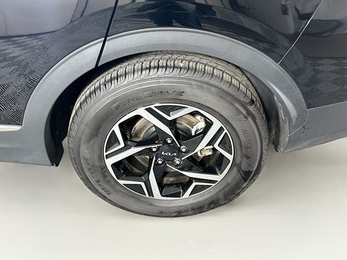 Used 2025 Kia Sportage LX FWD image 11