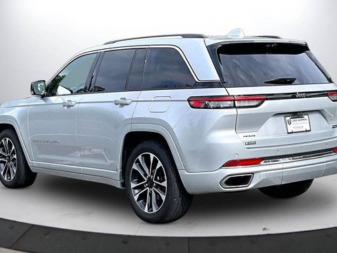 Certified 2022 Jeep Grand Cherokee Overland w/ Luxury Tech Group IV AWD/4WD image 7