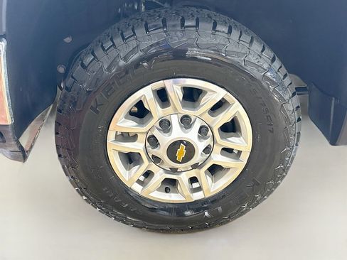 Used 2025 Chevrolet Silverado 2500 LT w/ Convenience Package AWD/4WD image 31