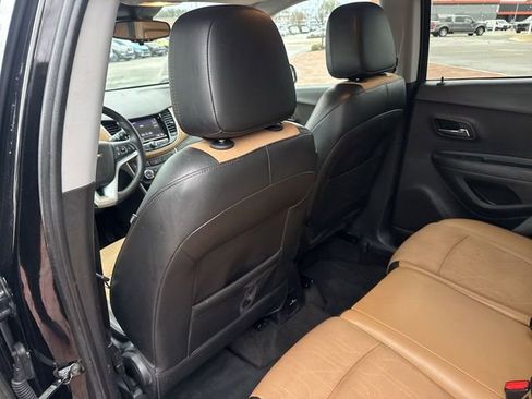 Used 2018 Chevrolet Trax LT w/ LT Convenience Package image 24