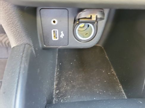 Used 2025 Nissan Versa S w/ Trunk Package image 27