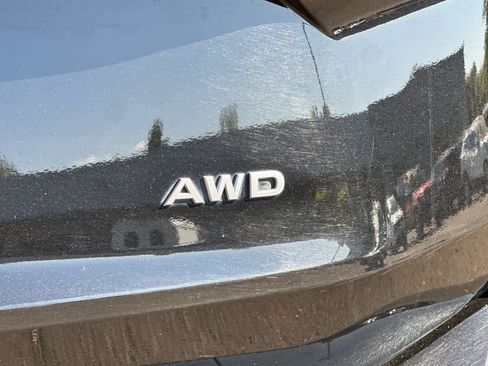 Used 2025 Nissan Rogue SV AWD/4WD image 27