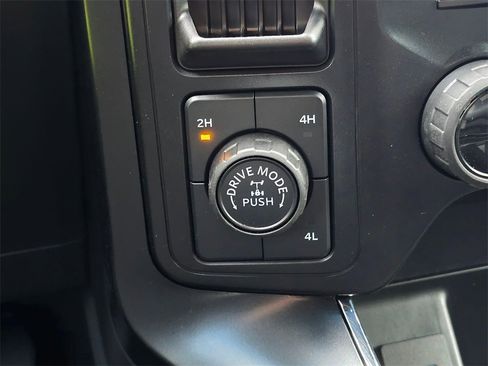 Used 2024 Ford F150 STX image 30