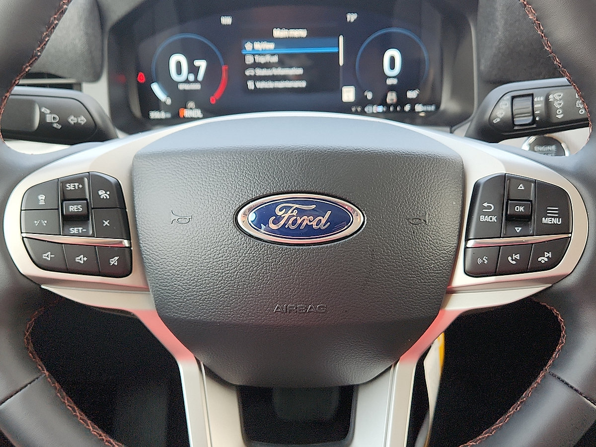 New 2026 Ford Explorer Active RWD image 11