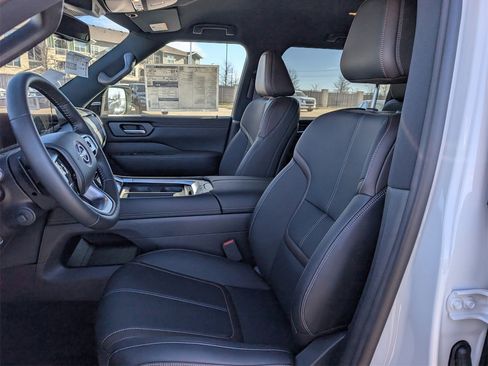 New 2026 Nissan Armada SL image 18