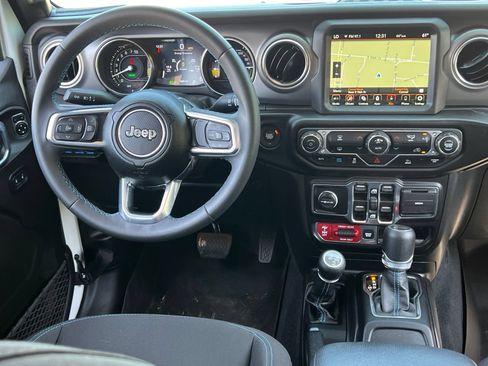 Used 2023 Jeep Wrangler Unlimited Rubicon 4xe AWD/4WD image 19