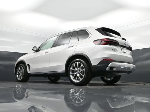 New 2026 BMW X5 xDrive40i w/ Climate Comfort Package AWD/4WD image 40