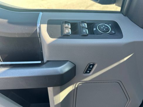 Used 2018 Ford F150 XLT AWD/4WD image 9