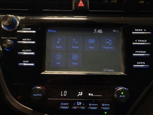 Used 2019 Toyota Camry SE image 25