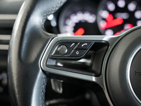 Used 2020 Porsche Macan AWD/4WD image 15