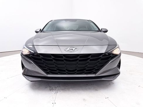 Used 2023 Hyundai Elantra SE image 11