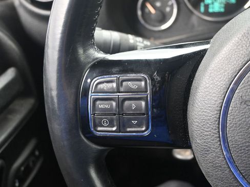 Used 2014 Jeep Wrangler Unlimited Sahara image 14