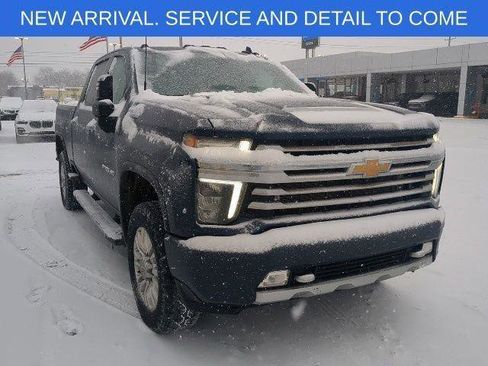 Used 2022 Chevrolet Silverado 2500 High Country w/ Z71 Off-Road Package image 9
