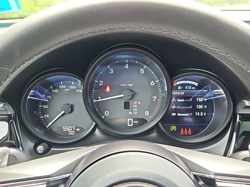 Certified 2026 Porsche Macan AWD/4WD image 36