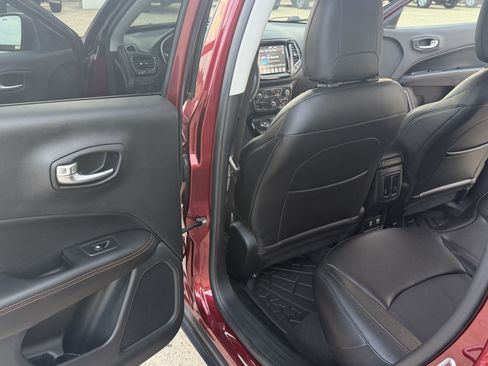 Used 2021 Jeep Compass Limited AWD/4WD image 29