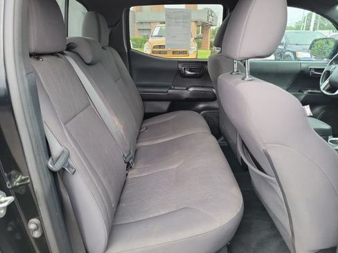 Used 2019 Toyota Tacoma TRD Sport AWD/4WD image 23