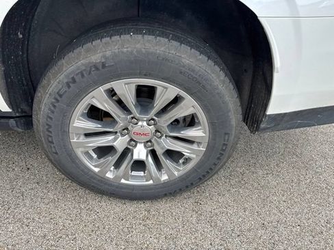 Used 2024 GMC Yukon Denali w/ LPO, Floor Liner Package AWD/4WD image 10