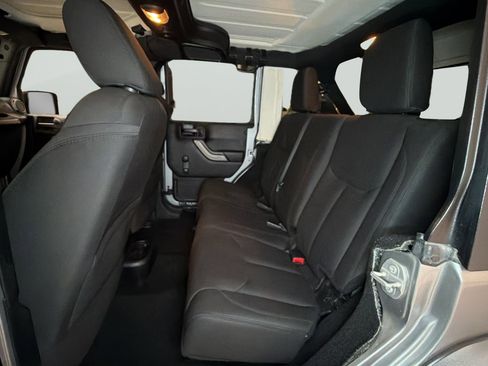 Used 2015 Jeep Wrangler Unlimited Sport image 33