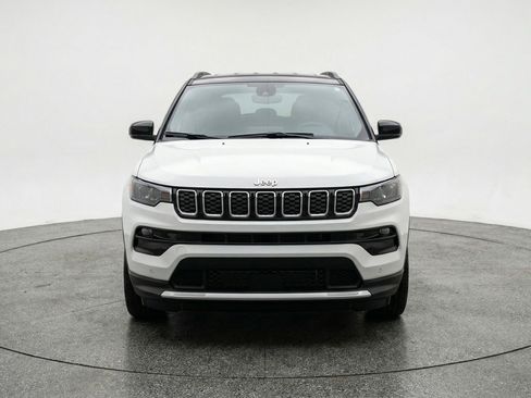 Used 2025 Jeep Compass Limited AWD/4WD image 2