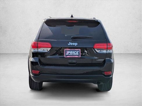 Used 2019 Jeep Grand Cherokee Laredo w/ 18" Wheel & 8.4" Radio Group image 6