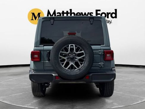 Used 2026 Jeep Wrangler Unlimited Sahara AWD/4WD image 4