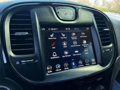 Used 2019 Chrysler 300 S image 38