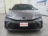 Used 2025 Toyota Camry SE image 3