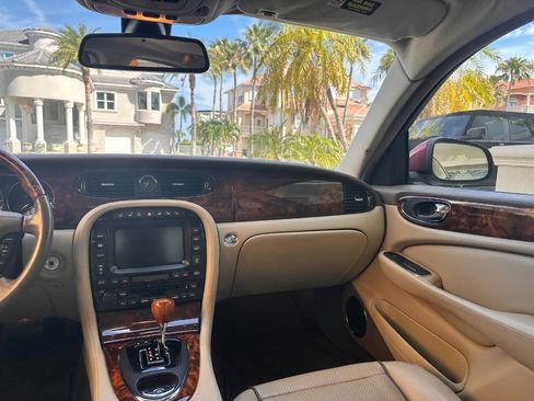 Used 2008 Jaguar XJ8 RWD image 13