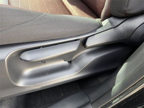 Used 2024 Toyota Corolla Cross SE image 24