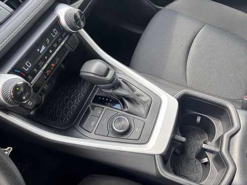 Used 2025 Toyota RAV4 LE image 40