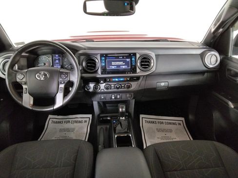 Used 2018 Toyota Tacoma TRD Sport image 32