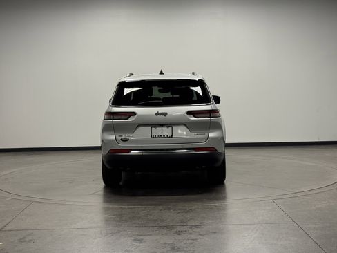 Used 2022 Jeep Grand Cherokee L Laredo w/ Luxury Tech Group I image 7