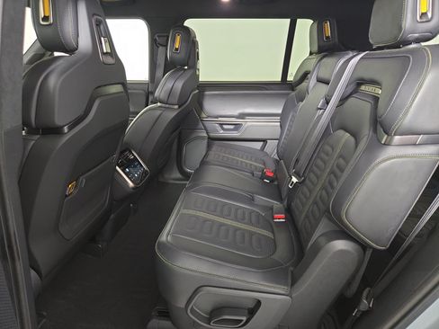 Used 2025 Rivian R1S Adventure Dual AWD/4WD image 21