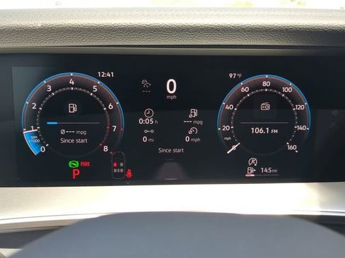 New 2026 Volkswagen Tiguan SE FWD image 32