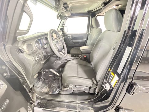 Used 2023 Jeep Wrangler Willys image 19