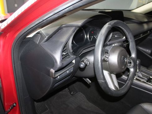 Used 2023 MAZDA MAZDA3 s FWD image 12