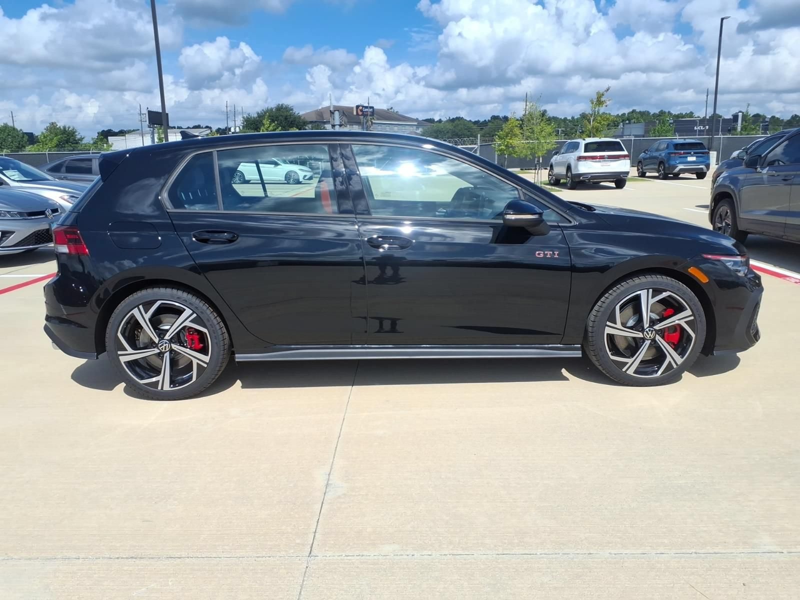 New 2026 Volkswagen GTI SE FWD image 4