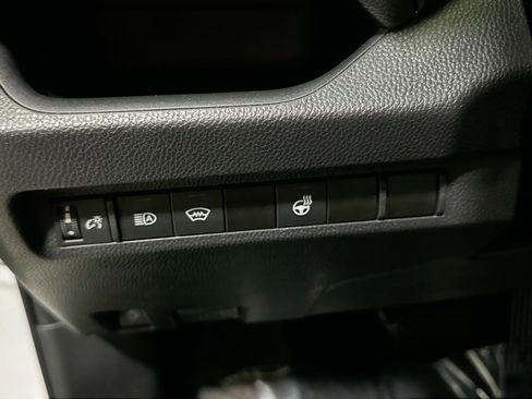 Used 2024 Toyota RAV4 SE image 17