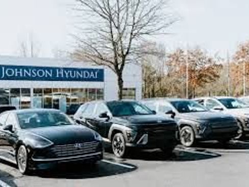 Certified 2024 Hyundai Tucson SE image 3