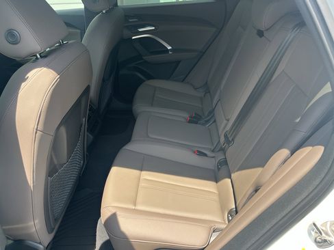 Used 2025 Audi Q5 Premium Plus w/ Premium Plus AWD/4WD image 10