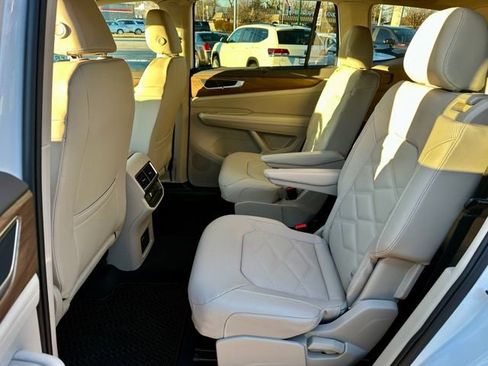 New 2026 Volkswagen Atlas SE image 17